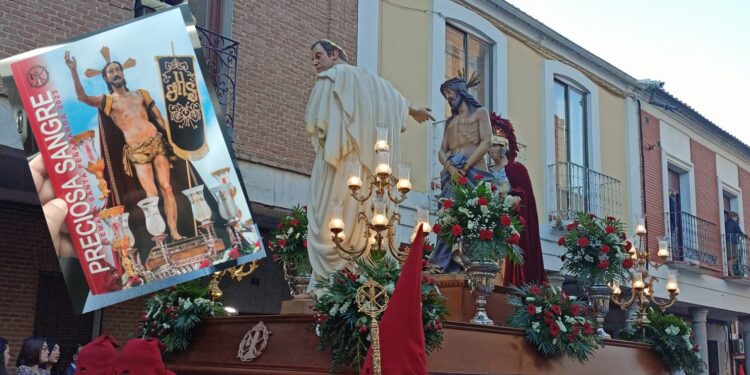 La cofradía peñarandina de la Preciosa Sangre edita su libro de Semana Santa y anuncia las elecciones para elegir su directiva