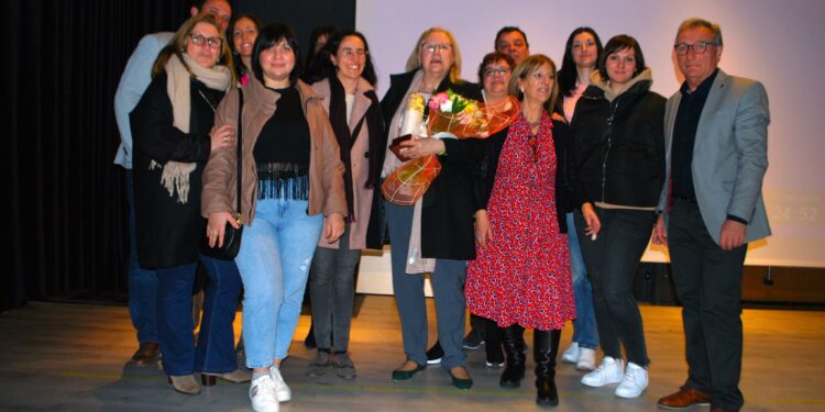 Francisca Bermejo recibe un galardón en reconocimiento a su ayuda a las familias refugiadas ucranianas de Cantalapiedra