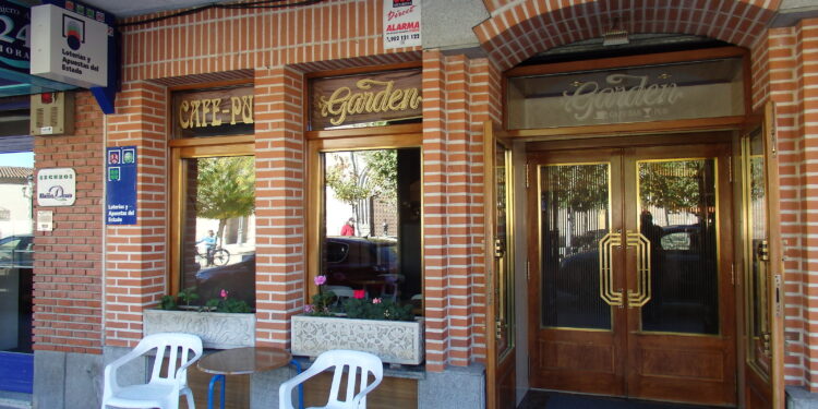 El bar Garden de Macotera reparte 120.000 euros en la localidad con el 23538 segundo premio de la Lotería Nacional