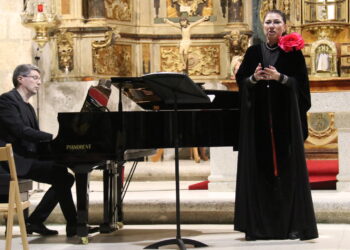 Mancera de Abajo «rendida» a la voz de Montserrat Martí Caballé en un espléndido concierto del Año Jubilar Teresiano