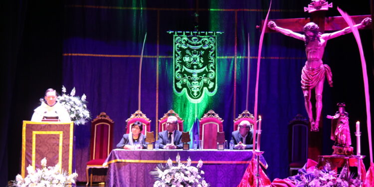 Esencia teresiana en el pregón de la Semana Santa de Peñaranda a cargo del prior de los Carmelitas Miguel Ángel González