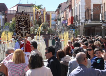 Peñaranda abre la Semana Santa con la multitudinaria procesión de La Borriquilla y la cofradía de Jesús Amigo de los Niños