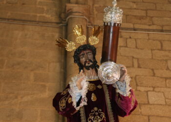 La imagen de Jesús Nazareno estrena hoy en Peñaranda las potencias labradas en un taller de orfebrería sevillano