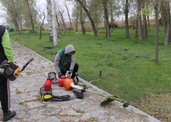 Peñaranda pone a punto el parque del Inestal para acoger las tradicionales meriendas del Lunes de Aguas