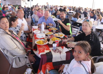 Villoria despide las fiestas del Voto a Santa Bárbara con una multitudinaria paella para más de un millar de comensales