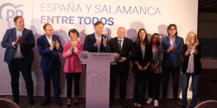Puesta de largo de los candidatos del PP en las cabeceras de comarca salmantinas en un acto celebrado en Peñaranda