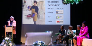 Peñaranda vive una intensa noche de emociones en la gala de los premios «Mujeres que dejan huella» de NOTICIAS A TIEMPO