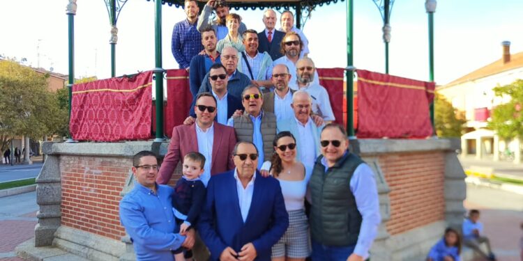 El juego de las Mecas, cita obligada en la sobremesa del Viernes Santo peñarandino como costumbre singular de la Semana Santa