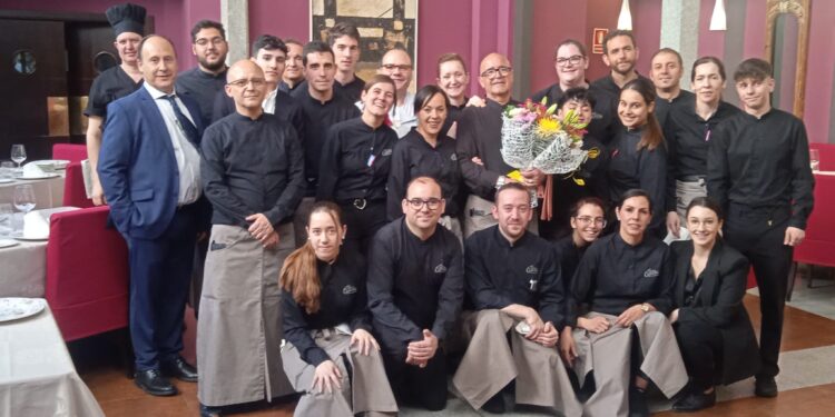 Celso Andaluz recibe un merecido homenaje en Peñaranda por su jubilación tras varias décadas de trabajo en Las Cabañas