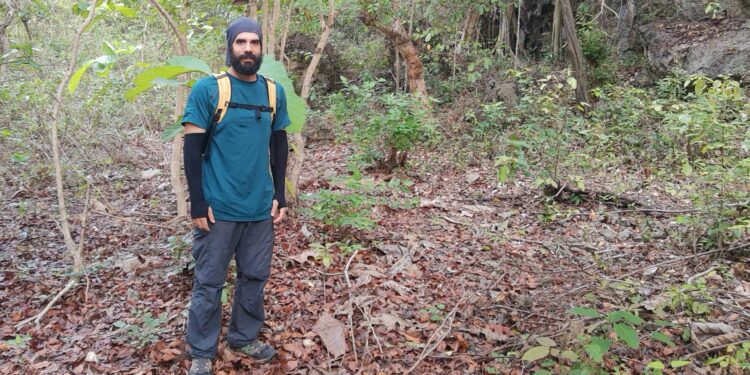 César Rodríguez del Castillo, el peñarandino que ha viajado hasta Indonesia para estudiar a los primates en su hábitat