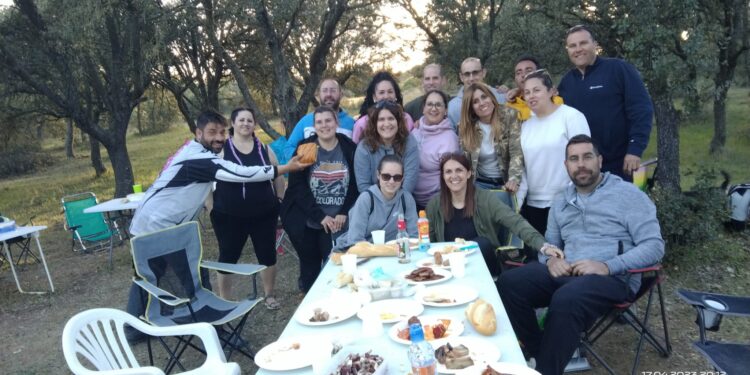 Grupos de Babilafuente y Peñaranda comparten con NOTICIAS A TIEMPO las imágenes de sus meriendas del Lunes de Aguas