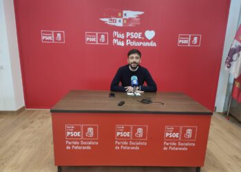 El senador socialista Fran Díaz denuncia que la candidata del PP, Eva López, «ha insultado conscientemente a todos los peñarandinos»