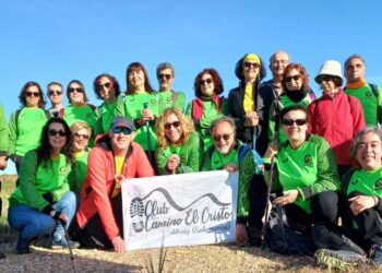 El club de senderismo Camino el Cristo de Alaraz realiza una ruta por la Vía Verde desde Alba de Tormes hasta Carbajosa