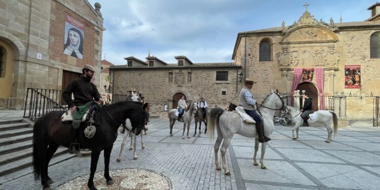La ruta de peregrinación a caballo entre Alba de Tormes y Ávila del Año Jubilar Teresiano hará parada esta noche en Bercimuelle