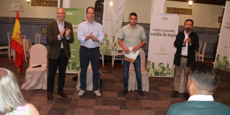 Primer acto político de VOX en Peñaranda con el freno a la despoblación como gran objetivo para la campaña