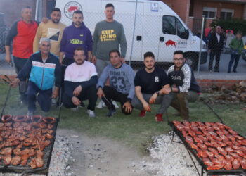 Gran respuesta en la parrillada de Aldeaseca de la Frontera a beneficio de la Asociación Española Contra el Cáncer AECC