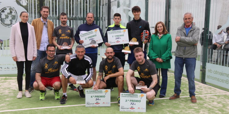 Rotundo éxito de la III edición del torneo de padel «Ciudad de Peñaranda» que ha culminado con la entrega de premios