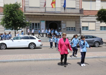El colegio La Encarnación de Peñaranda realiza un simulacro de incendio con la colaboración de Bomberos y Policía Local