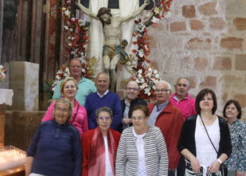 Procesión «exprés» en Villoruela con la imagen del Santo Cristo de la Esperanza ante la amenaza de lluvia por la tormenta