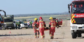 Bomberos de Peñaranda participan en un simulacro de accidente aéreo realizado esta mañana en la base aérea de Matacán
