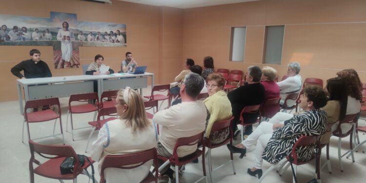 La cofradía peñarandina de la Virgen de la Soledad aprueba los nuevos estatutos canónicos que se remitirán al Obispado