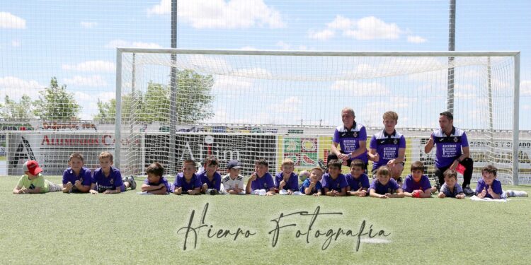 Rotundo triunfo del equipo Benjamín A del Club Deportivo Peñaranda que consigue el ascenso a Primera División