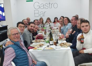 La cofradía del Humilladero reúne en Peñaranda a sus hermanos de carga en una cena de confraternidad en Los Álamos