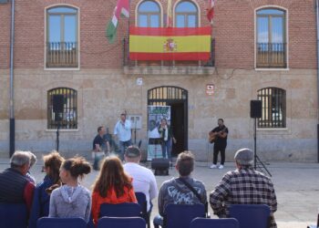 Cantalpino sigue con sus fiestas de San Isidro con una tarde de sevillanas y rumbas amenizada por el grupo Salto a la Reja