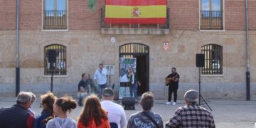 Cantalpino sigue con sus fiestas de San Isidro con una tarde de sevillanas y rumbas amenizada por el grupo Salto a la Reja