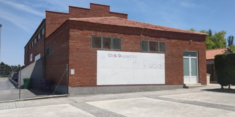 Mejorar el pabellón del polideportivo y la pista del antiguo comarcal, entre las medidas electorales del PSOE en Peñaranda