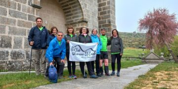 El club de senderismo Camino el Cristo de Alaraz disfruta de la II edición de la ruta «Entre ermitas» por tierras abulenses