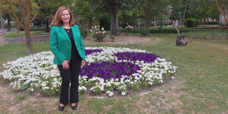 Carmen Ávila, candidata del PSOE en Peñaranda: «Afronto la campaña electoral con el mismo entusiasmo y ganas que la primera vez que me presenté»