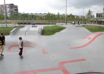 Peñaranda en Común propone arreglar la pista de atletismo del polideportivo municipal y crear otra pista de skateboard