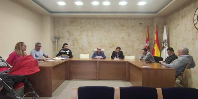 El pacto en Babilafuente se complica y BIEN afirma: «al PSOE le mandan desde arriba, a nosotros nos mandan desde abajo»