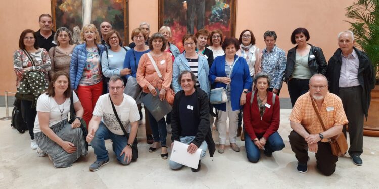 Alumnos del centro de Educación de Personas Adultas El Inestal, de Peñaranda, visitan el Museo Thyssen-Bornemizsa en Madrid