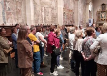 Alumnos del centro de Educación de Adultos El Inestal de Peñaranda visitan el Real Convento de Santa Clara en Salamanca