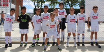 El torneo de fútbol 7 «Ciudad de Peñaranda» llena el polideportivo municipal de ambiente y jóvenes promesas del deporte
