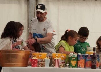 El Campo de Peñaranda vive su segunda jornada festiva con la magia de Nano Arranz y los cócteles divertidos de Teo Marcos