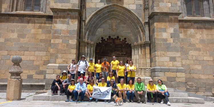 El club de senderismo Camino el Cristo, de Alaraz, disfruta de una nueva ruta hasta la localidad abulense de Bonilla de la Sierra