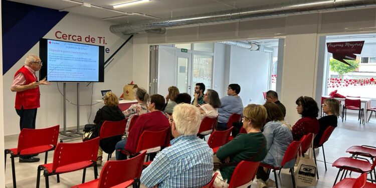 Cruz Roja ofrece en Peñaranda un taller gratuito con consejos para reducir el consumo energético en los hogares