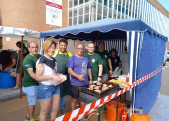 El V torneo de fútbol sala organizado por la cofradía de la Virgen de la Esperanza arranca en Peñaranda con un gran ambiente