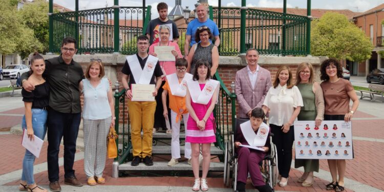 Emotivo acto de graduación en Peñaranda de los alumnos de la Universidad Inclusiva de la USAL y reconocimiento a su esfuerzo