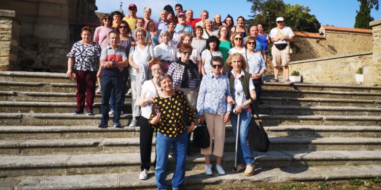 Alumnos del centro El Inestal, de Peñaranda, visitan Alba y hoy despiden el curso con una barbacoa celebrada en el centro