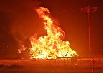 Peñaranda vive su Noche de San Juan con la hoguera en el Cordel de Merinas y con una chocolatada con churros