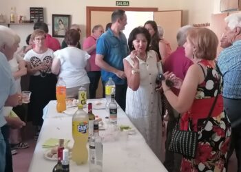 La asociación de mayores Los Charros cierra su semana cultural en Villoruela con misa y un animado convite de confraternidad