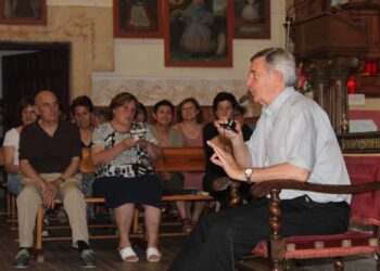 El Arciprestazgo de Peñaranda Calvarrasa Las Villas celebra un encuentro festivo en Arabayona con la presencia del obispo