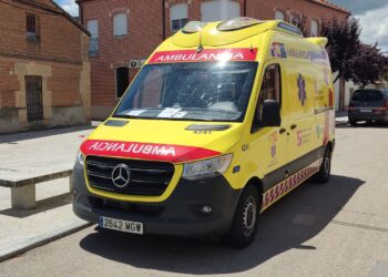 Villoria recibe una nueva ambulancia de soporte vital básico que tendrá su base operativa en el centro de salud de la localidad