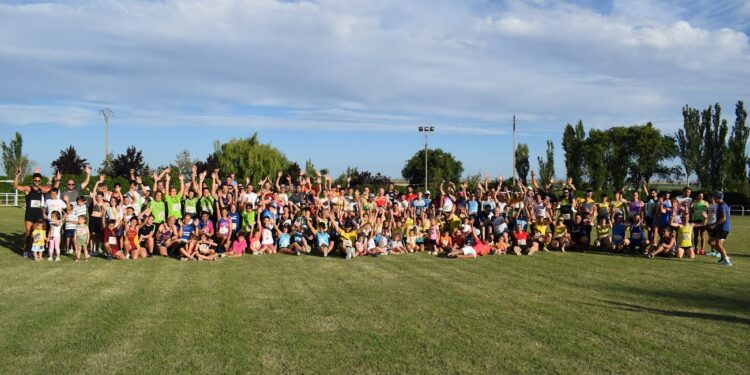 Diego Bravo y Dori Ruano ganan la XV edición de la carrera popular de Villoruela organizada por el club «Las Mimbreras»