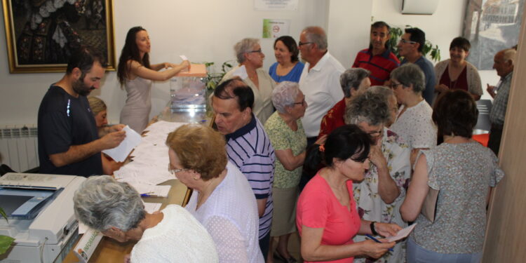 Masiva respuesta popular en Macotera para la votación de los candidatos y candidatas a la corte de honor de las fiestas