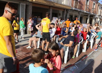 Santiago de la Puebla estrena una original yincana con pruebas de habilidad para vecinos y visitantes de todas las edades